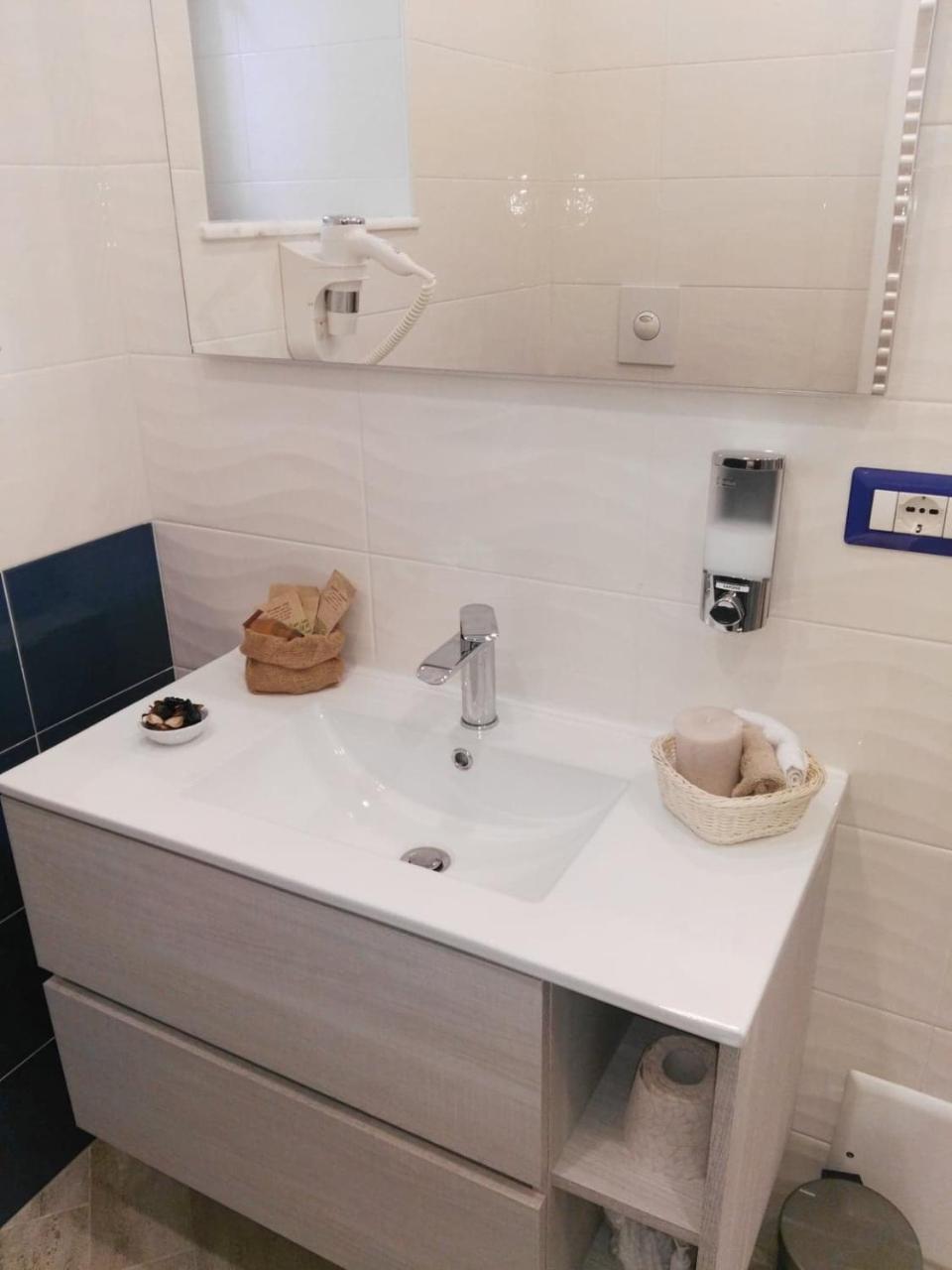 B&B Sofia Pozzuoli Bagian luar foto